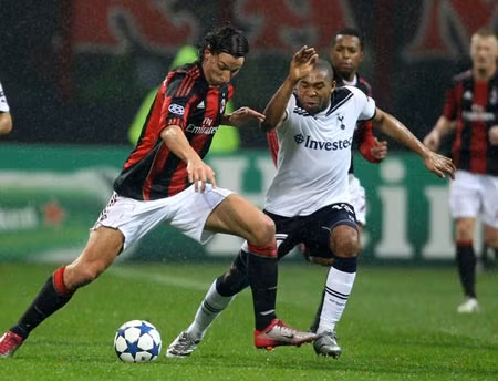 AC Milan (trái) khó vượt qua Tottenham.