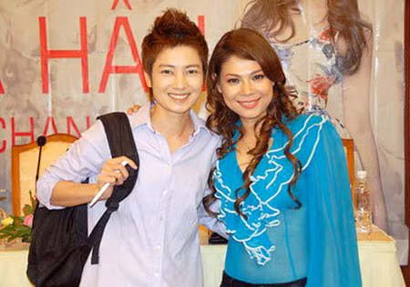 Giới Showbiz tưng bừng đầu năm ảnh 7