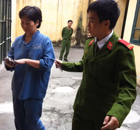 Anh em tương tàn vì chuyện đi mộ bố ảnh 2