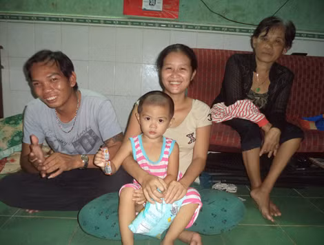 Hạnh phúc trong khốn khó của vợ chồng Tài.