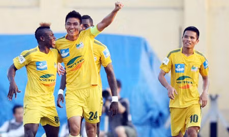 Kịch tính ngày V-League khai xuân ảnh 1