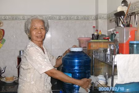 Người đàn bà 17 ngày làm vợ, 21 năm chờ chồng: Hội ngộ trong đớn đau… ảnh 2