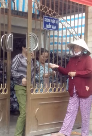 Bán vé số trở thành nghề "hot"! ảnh 1