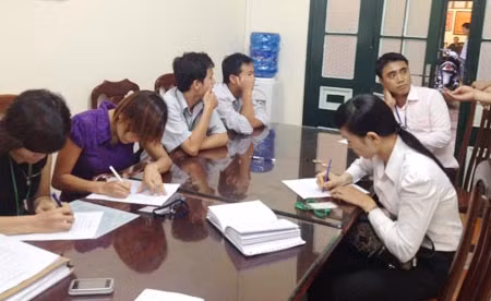 Những "tín đồ" mê muội rơi lệ vì ân hận ảnh 2