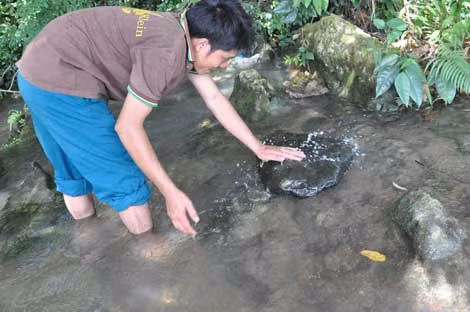 Chuyện ở ngôi làng không dám mặc áo trắng ảnh 1