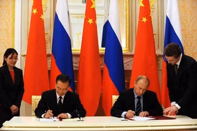 Thủ tướng Ôn Gia Bảo và Thủ tướng Putin.
