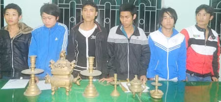Bắt 6 đối tượng trộm bộ lư hương bằng đồng ảnh 1