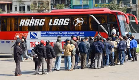 Chuyện xe ôm xếp hàng đón khách ảnh 1