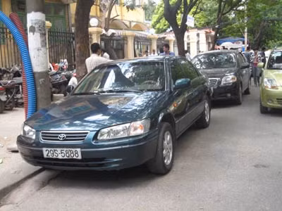 Tăng cường các bãi đỗ xe để tài xế không dừng đỗ sai quy định ảnh 1