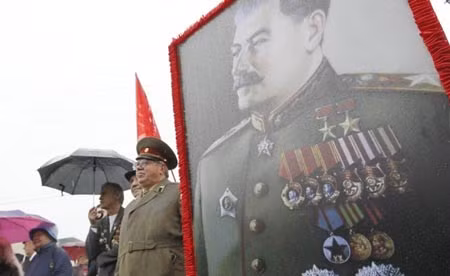 Lãnh tụ Stalin luôn được người dân Nga sủng ái.