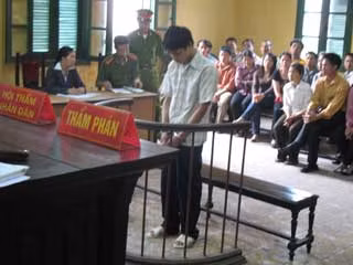 Sát thủ Trần Văn Đẩu thoát chết nhờ biểu hiện "tâm thần".