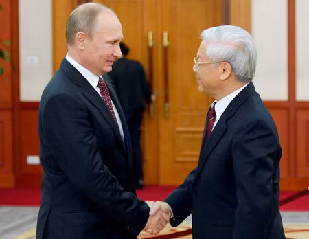 Tổng Bí thư Nguyễn Phú Trọng tiếp thân mật Tổng thống Liên bang Nga V. Putin.
