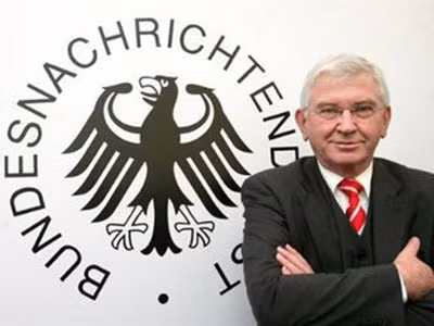 Giám đốc BND Ernst Uhrlau.