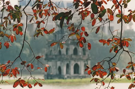 Khoảnh khắc Hồ Gươm. Ảnh: Quang Phùng.