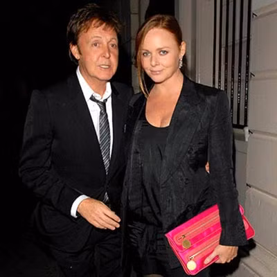 Stella và Paul Mccartney sánh vai nhau trong một sự kiện thời trang.