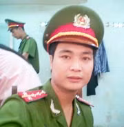 Diễn viên Đức Minh đóng vai chính trong vở kịch tham gia liên hoan sân khấu.