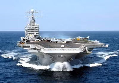 Tàu sân bay USS George Washington.