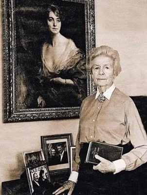 Nữ Công tước Debora Mitford đã chờ đợi mấy chục năm, trước khi nói ra những bí mật của gia đình mình.