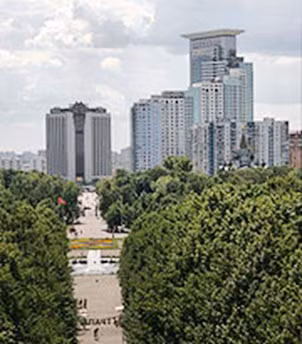 Quần thể khách sạn Izmaylovsky Park từng là nơi "đóng đô" của băng mafia Izmaylovskaya.