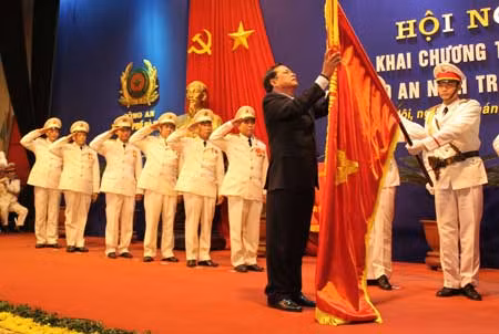 Lãnh đạo Bộ Công an chỉ đạo triển khai công tác năm 2011 tại các đơn vị, địa phương ảnh 1