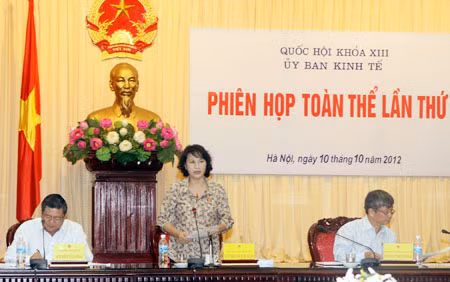 Phó Chủ tịch Quốc hội Nguyễn Thị Kim Ngân phát biểu tại phiên họp. Ảnh: TTXVN.