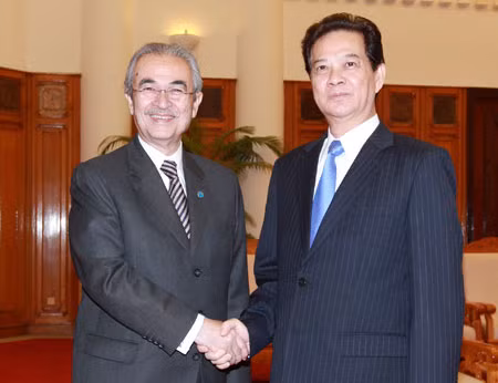 Thủ tướng Nguyễn Tấn Dũng và nguyên Thủ tướng Malaysia Abdullah Ahmad Badawi. Ảnh: TTXVN.