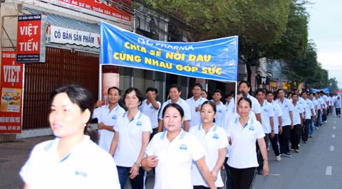 Công ty CP Dược Hậu Giang tổ chức đi bộ gây quỹ ủng hộ bệnh nhân nghèo.