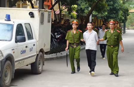 Dẫn giải can phạm: Căng thẳng và nguy hiểm ảnh 1