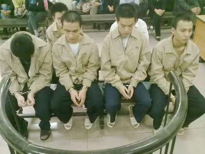 Những sinh viên gây án tại Toà.