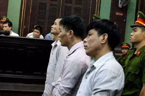 Ba “ông trùm” nghe tòa tuyên án.