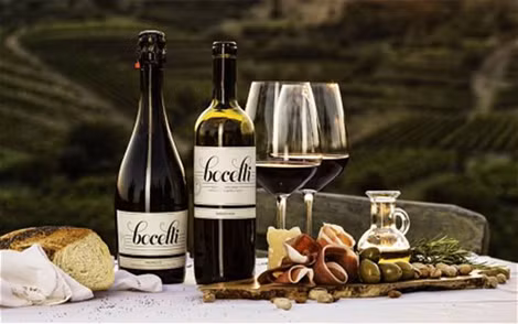Rượu vang nhãn hiệu Bocelli.