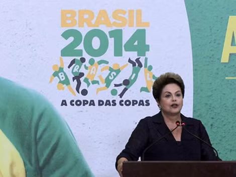 Tổng thống Brazil, bà Dilma Rousseff với bài phát biểu "Cúp của những chiếc cúp". Ảnh: Reuters.