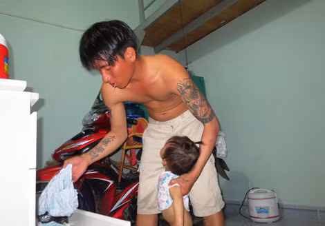 Đứa con gái bé bỏng là động lực giúp Ly làm lại cuộc đời.