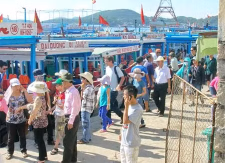 Tổng doanh thu du lịch trong 6 ngày tết ở Khánh Hòa đạt 289 tỷ đồng ảnh 1