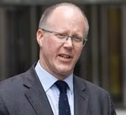 Tổng Giám đốc George Entwistle nhận trách nhiệm của BBC trước scandal của ngài Jimmy Savile.
