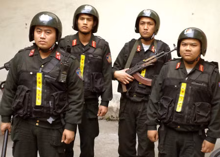 Tổ tuần tra Cảnh sát cơ động.