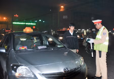 Lực lượng CSGT Công an Hà Nội thường xuyên tuần tra, kiểm soát tại những địa bàn phức tạp.