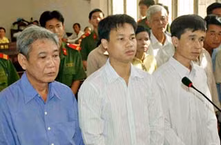 Các đối tượng “lợi dụng chính sách kích cầu để trục lợi” lĩnh án tù ảnh 1