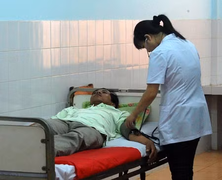 Bệnh nhân bị móc túi trong suốt 3 năm bởi trò “phù phép”. Ảnh minh họa.