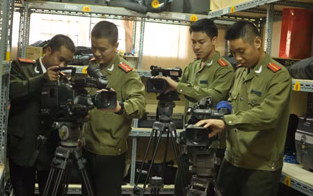 Các phóng viên truyền hình ANTV đang tác nghiệp.