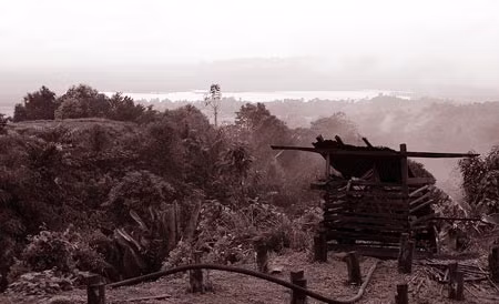 Một góc “hồ đi không trở lại” nơi hàng chục máy bay quân đồng minh đã mất tích bí hiểm.