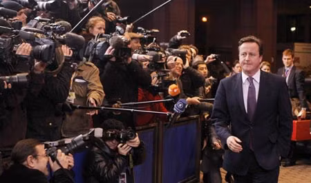 Thủ tướng Anh David Cameron đơn độc giữa Hội nghị EU.