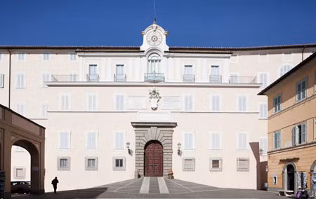 Castel Gandolfo – biệt khu của các Giáo hoàng ảnh 2