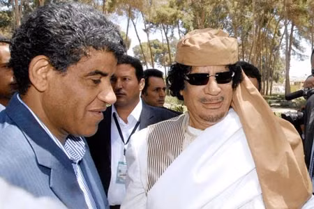 Abdullah Senoussi và ông Gaddafi những ngày còn hoàng kim.