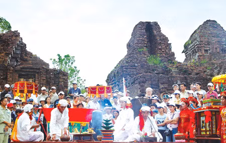 Lễ hội ở Mỹ Sơn.