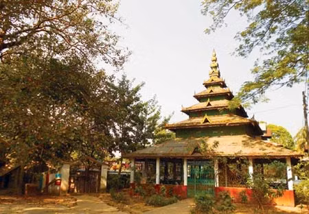 Một ngôi chùa theo kiến trúc Myanmar ở Cox's Bazar.