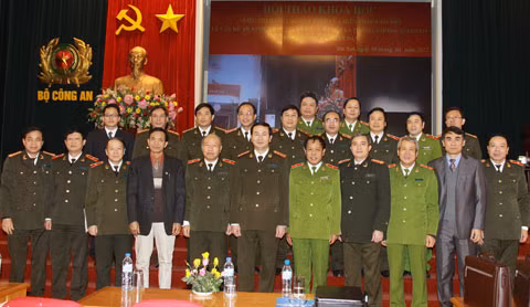 Thượng tướng Trần Đại Quang, Ủy viên Bộ Chính trị, Bộ trưởng Bộ Công an và các đại biểu dự Hội thảo.