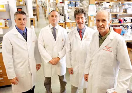 Nhóm nhà khoa học Đại học Pennsylvania (từ trái qua): David Porter, Michael Kalos, Bruce Levine và Carl June.