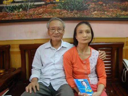 Đại tá Lê Bảo Toàn và con gái Tú Uyên.