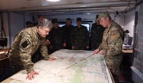 Tổng thống Ukraina Petro Poroshenko đi thị sát thực thi lệnh ngừng bắn tại miền Đông Ukraina.